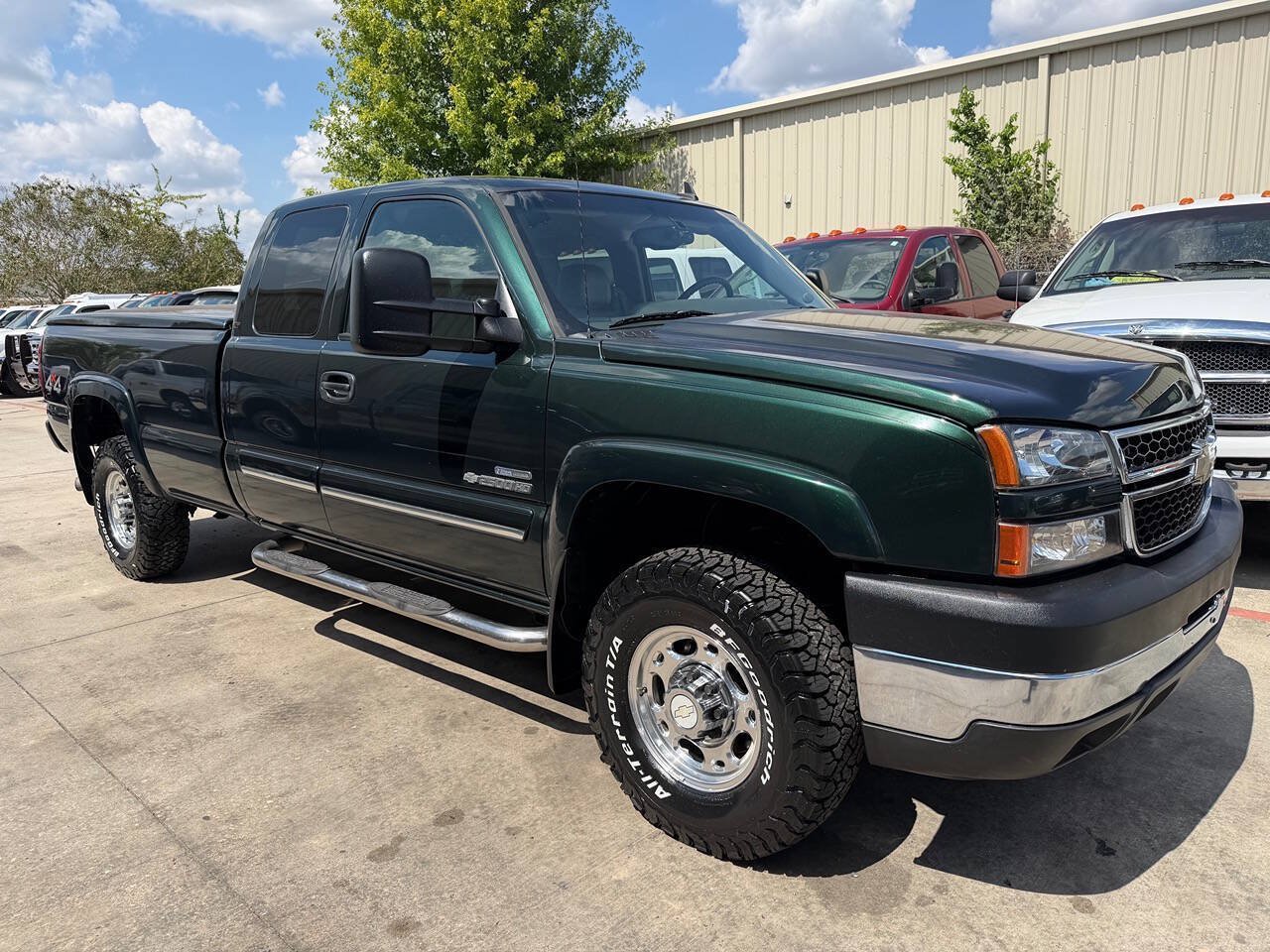 Used 2006 Chevrolet Silverado 2500 LT w/ Heavy-Duty Power Package AWD/4WD image 25