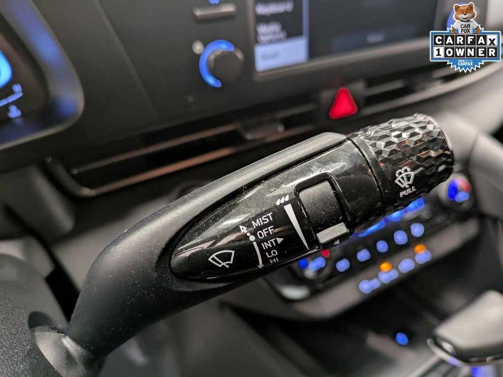 Certified 2025 Hyundai Elantra Sport image 21