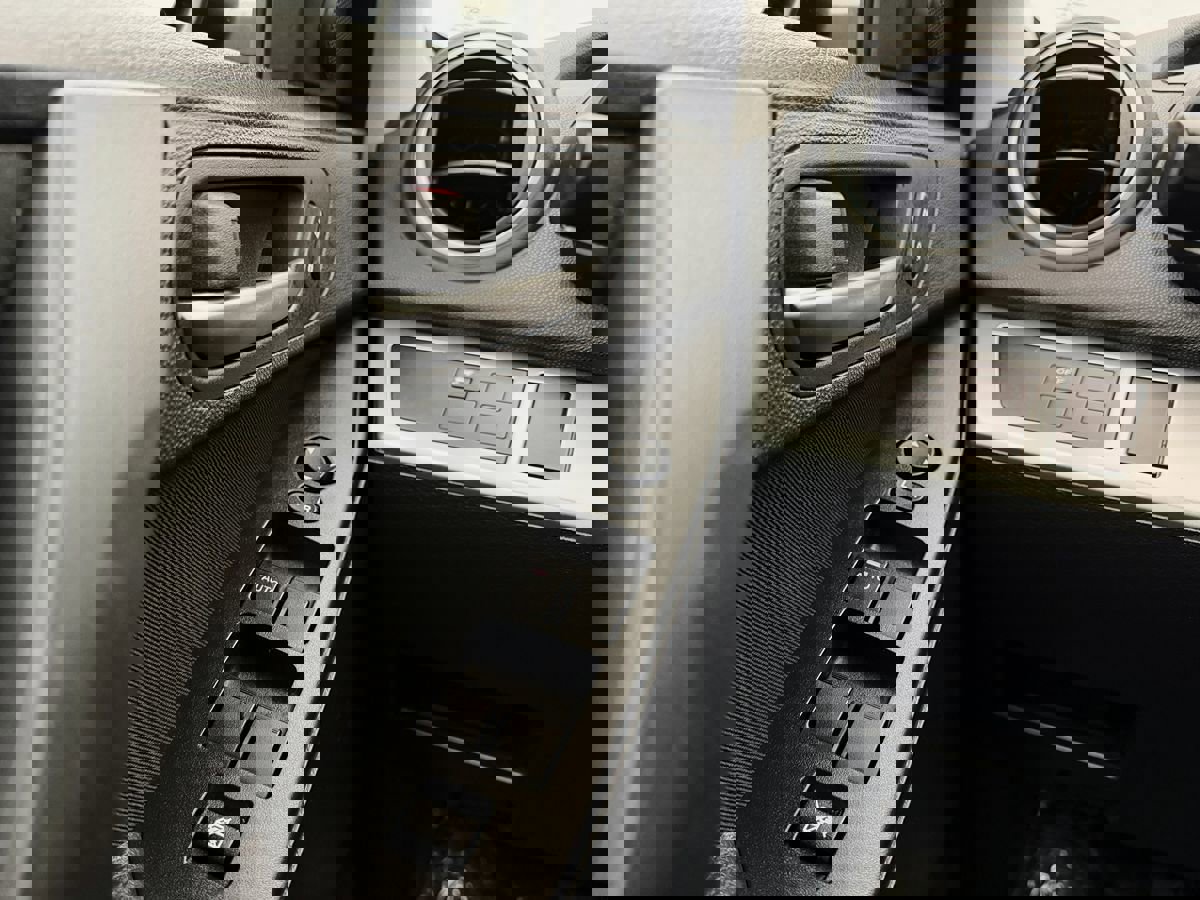 Used 2012 MAZDA MAZDA3 i Touring image 9