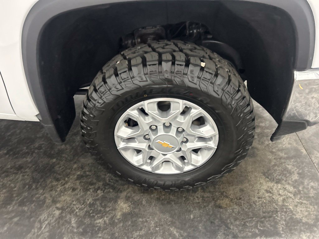 Used 2024 Chevrolet Silverado 2500 LT AWD/4WD image 12