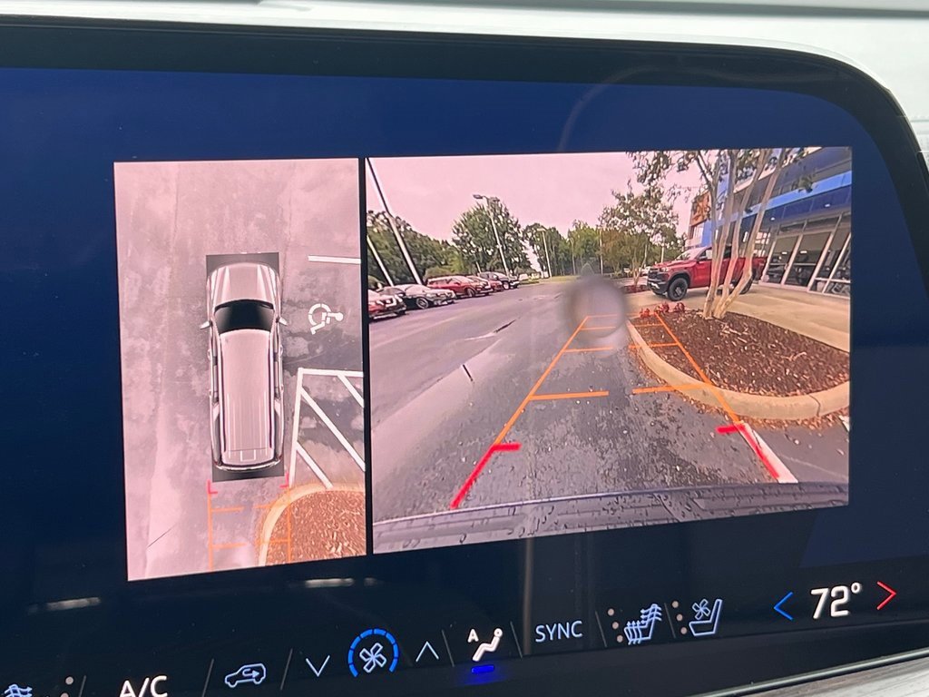 New 2025 Chevrolet Suburban Premier image 4