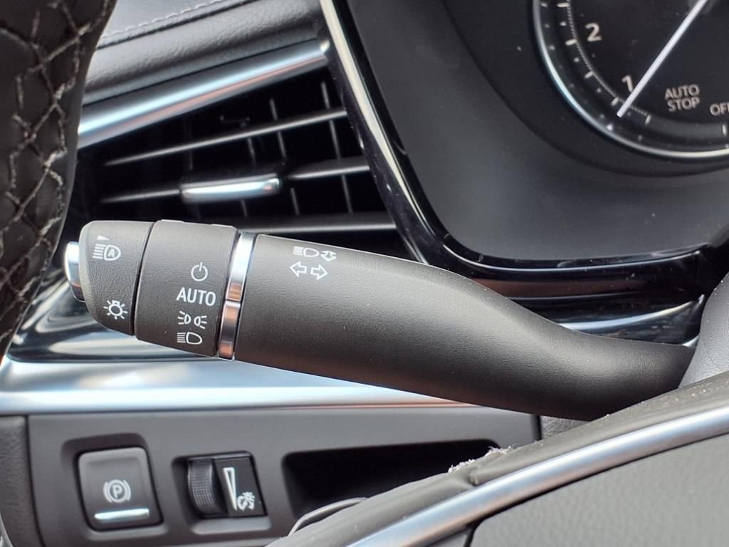 New 2025 Cadillac XT5 Premium Luxury w/ LPO, Floor Liner Package image 17