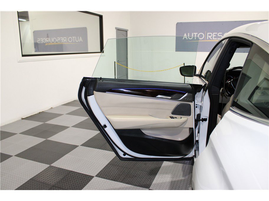 Used 2018 BMW 640i Gran Turismo xDrive w/ M Sport Package image 13