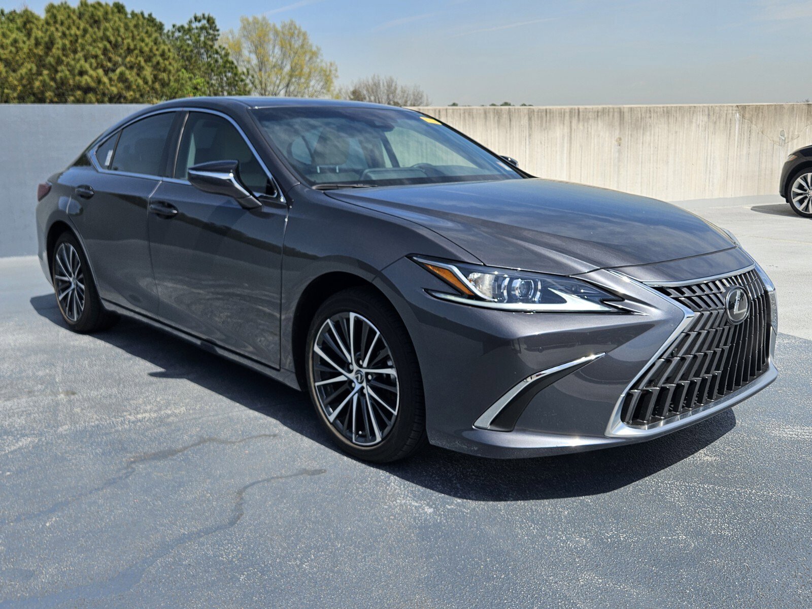 Used 2024 Lexus ES 350 350 w/ Premium Package image 2