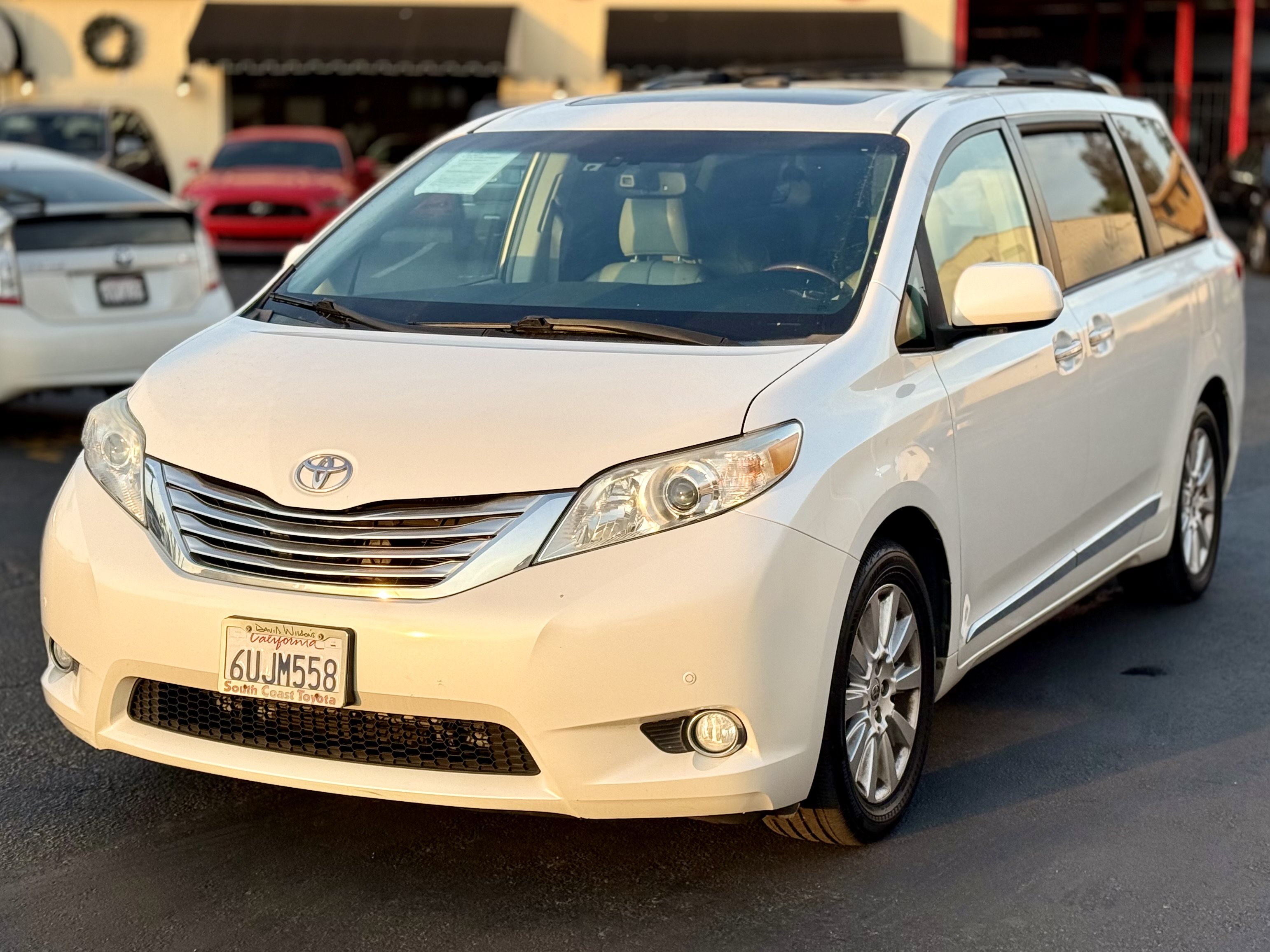 Used 2012 Toyota Sienna Limited w/ Premium Pkg AWD/4WD image 5