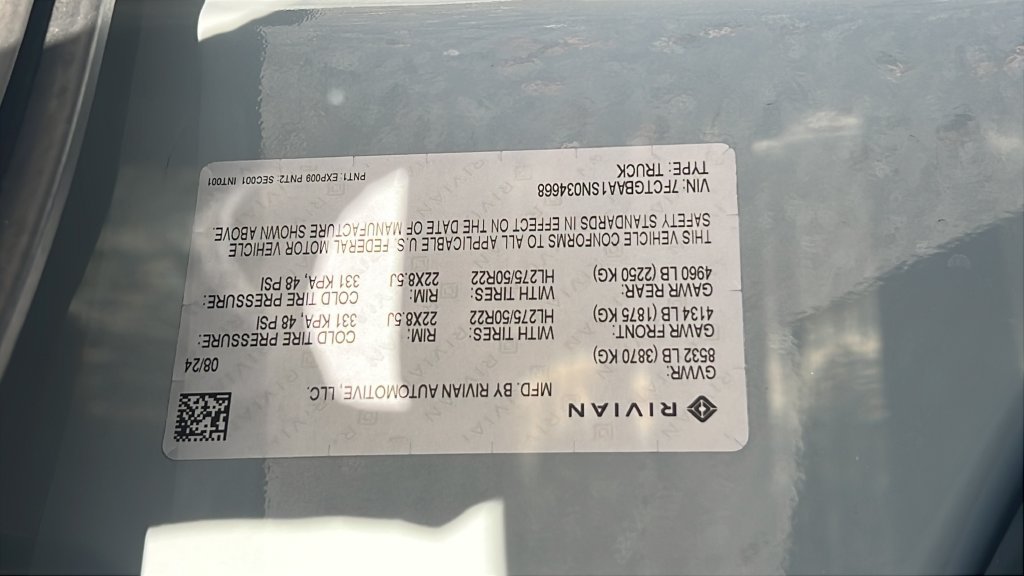 Used 2025 Rivian R1T Adventure Dual AWD/4WD image 24