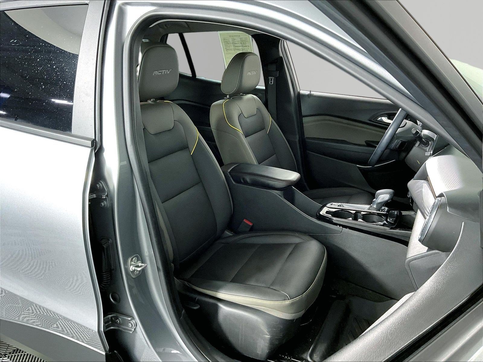 Used 2025 Chevrolet Trax ACTIV w/ Driver Confidence Package FWD image 28
