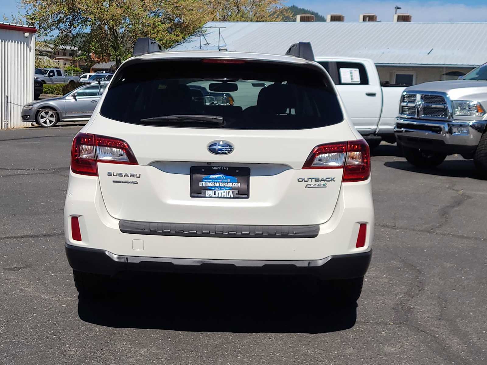 Used 2015 Subaru Outback 2.5i Premium image 13