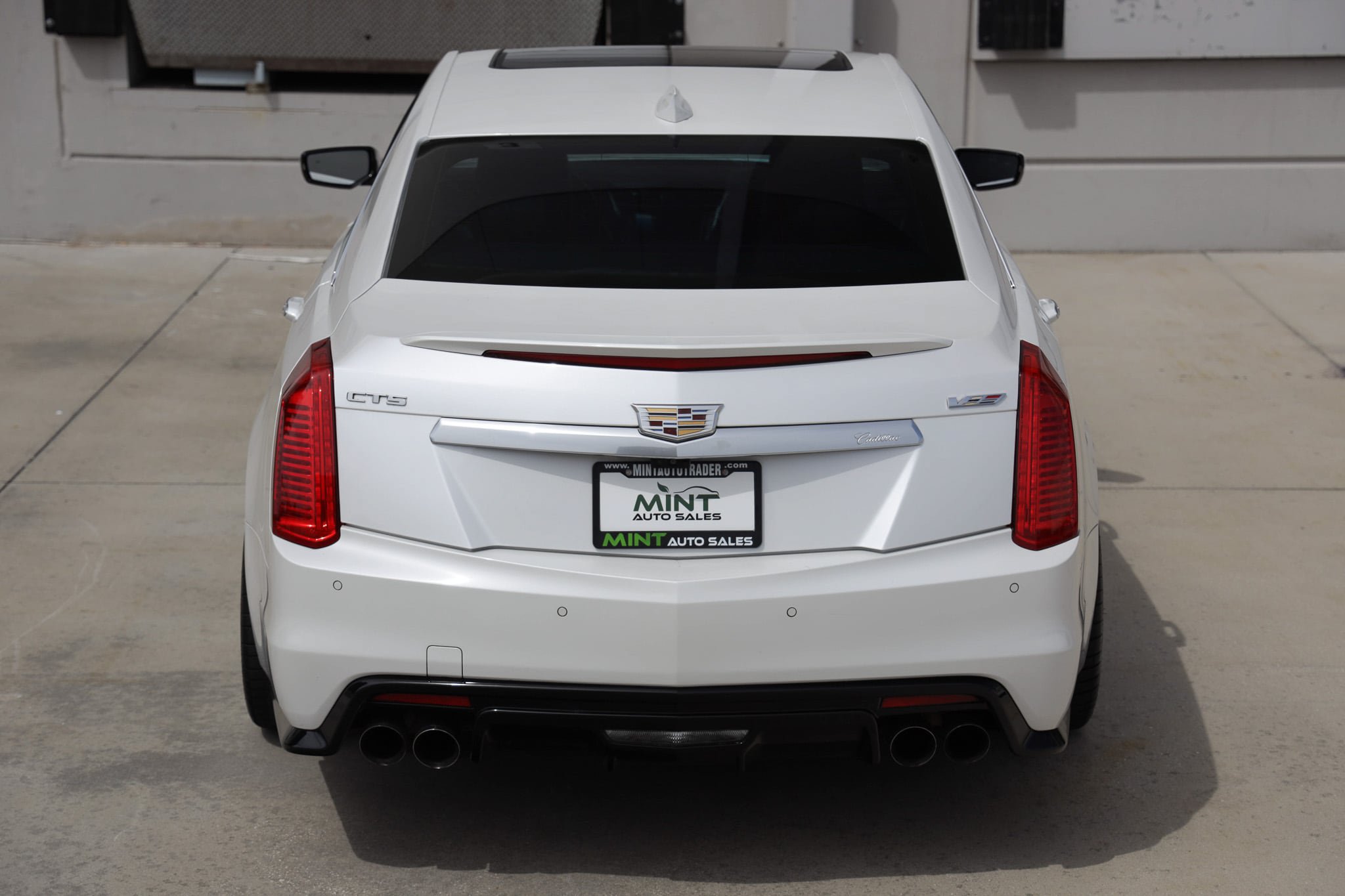 Used 2018 Cadillac CTS V w/ Luxury Package RWD image 13