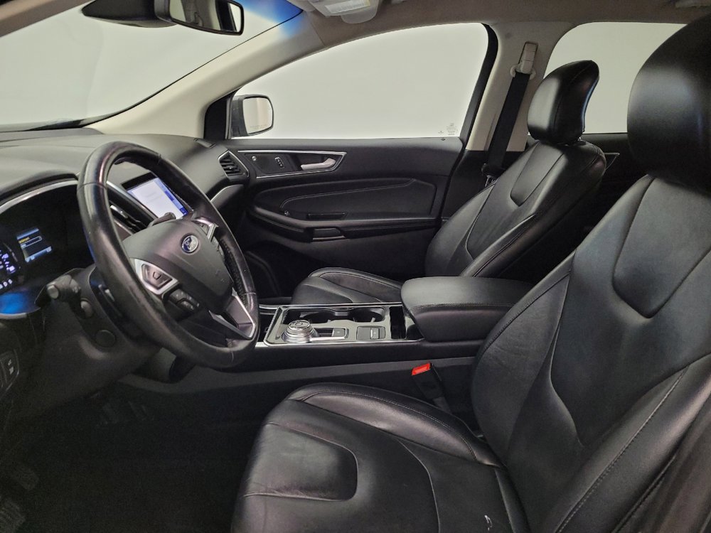 Used 2019 Ford Edge Titanium w/ Cold Weather Package AWD/4WD image 17