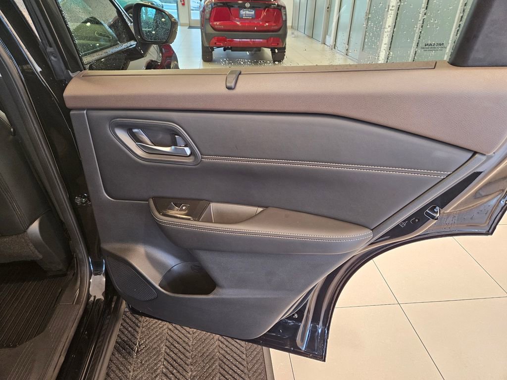 Certified 2023 Nissan Rogue SL w/ SL Premium Package AWD/4WD image 31