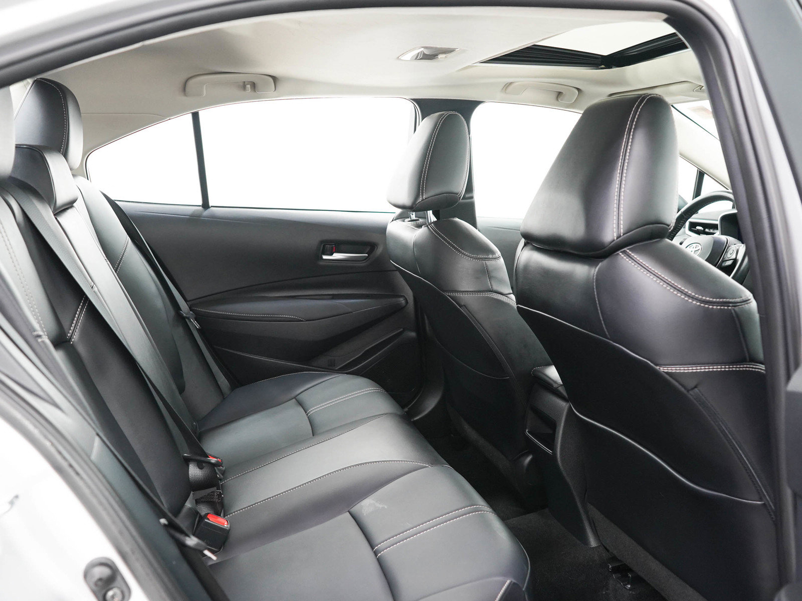 Used 2022 Toyota Corolla XLE FWD image 12