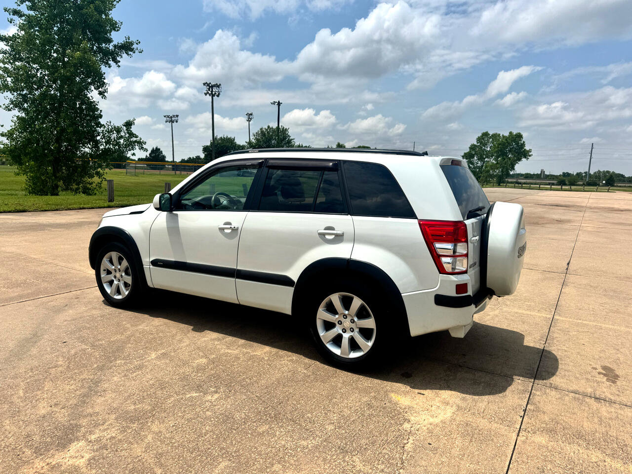 Used 2011 Suzuki Grand Vitara Limited image 8