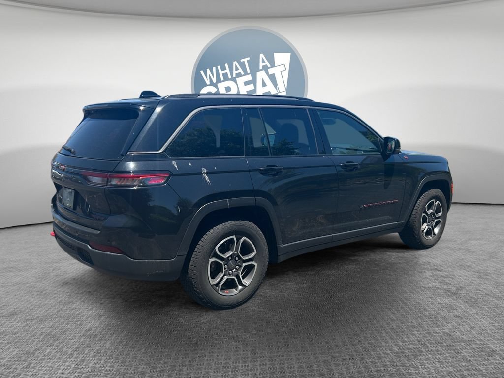 Certified 2022 Jeep Grand Cherokee Trailhawk AWD/4WD image 3