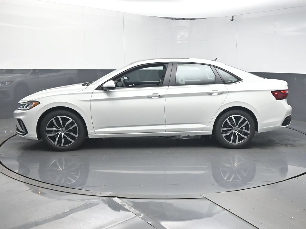 New 2026 Volkswagen Jetta SE FWD image 5
