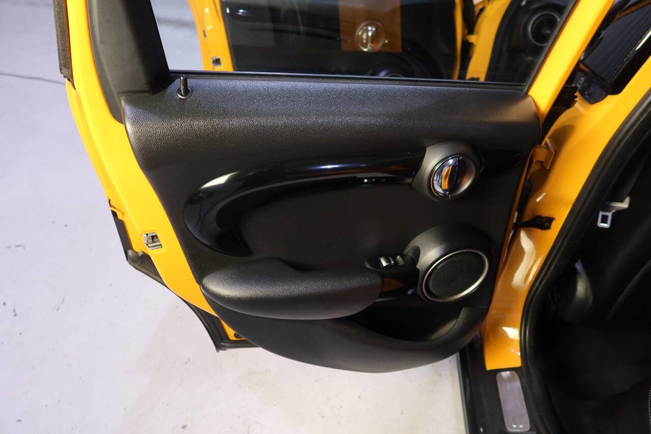 Used 2015 MINI Cooper S image 29