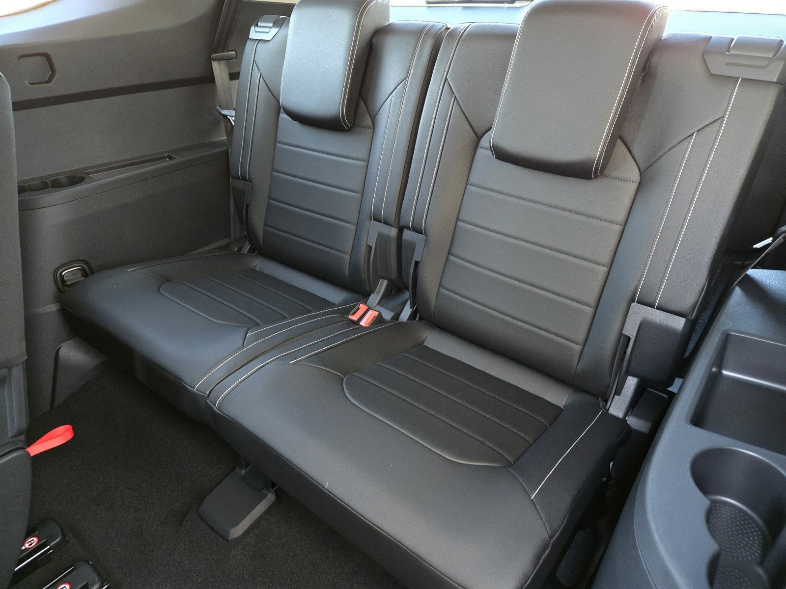 Used 2025 Volkswagen Atlas SEL AWD/4WD image 21