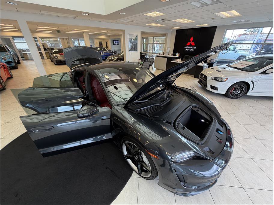 Used 2020 Porsche Taycan AWD/4WD image 39