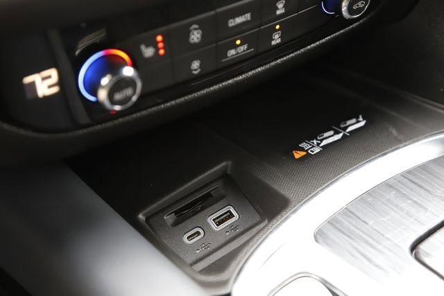 Used 2022 Buick Enclave Essence FWD image 29