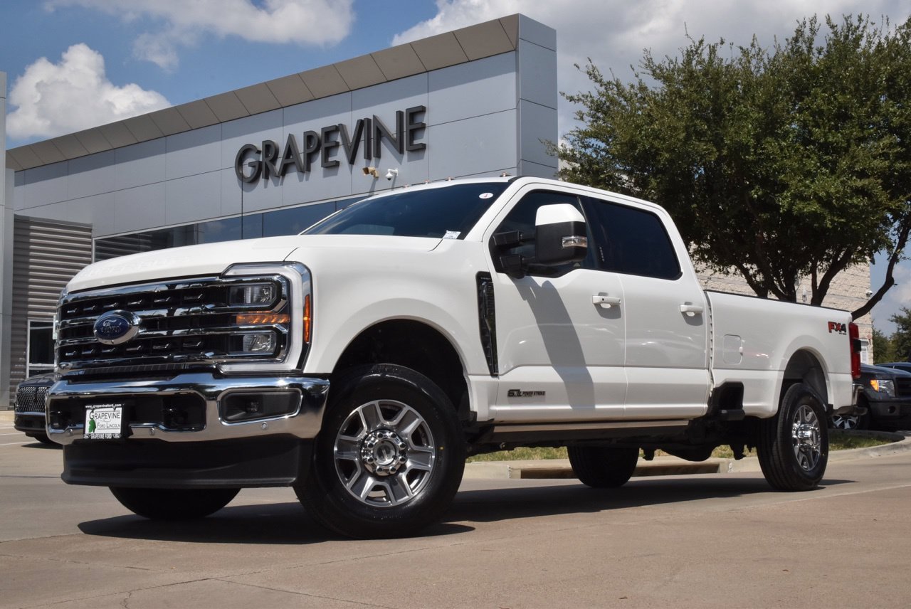 Used 2023 Ford F250 Lariat w/ Lariat Ultimate Package AWD/4WD image 2