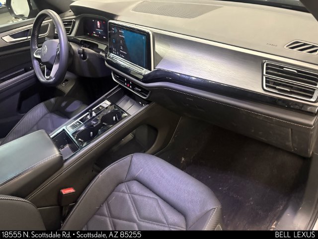 Used 2024 Volkswagen Atlas Cross Sport SE FWD image 13