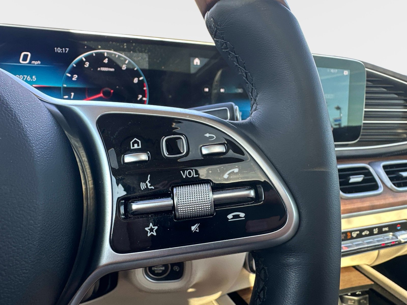 Certified 2023 Mercedes-Benz GLS 580 4MATIC image 25