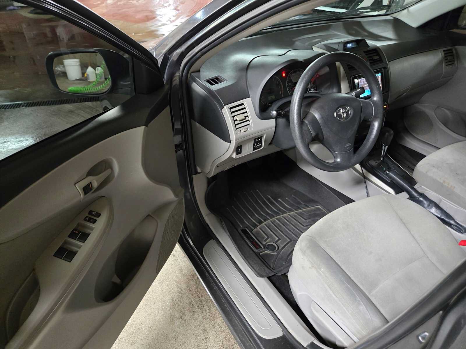 Used 2013 Toyota Corolla L FWD image 17