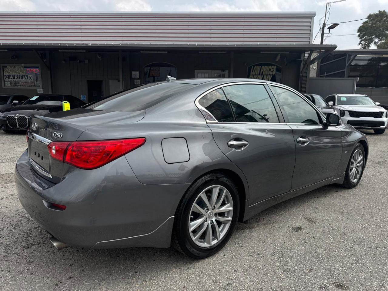 Used 2017 INFINITI Q50 3.0t Premium w/ Cargo Package (L95) image 5
