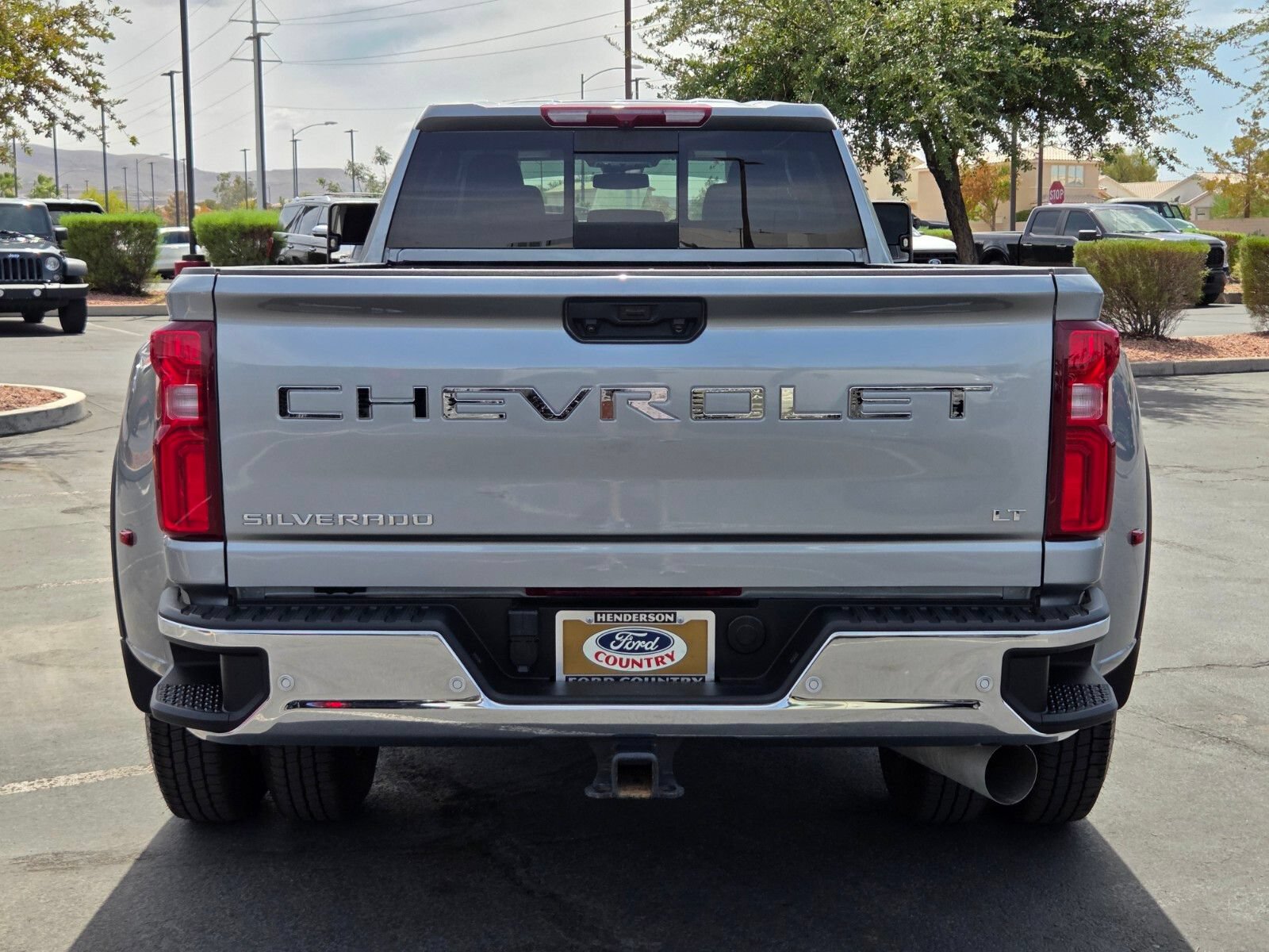 Used 2025 Chevrolet Silverado 3500 LT w/ Safety Package AWD/4WD image 5