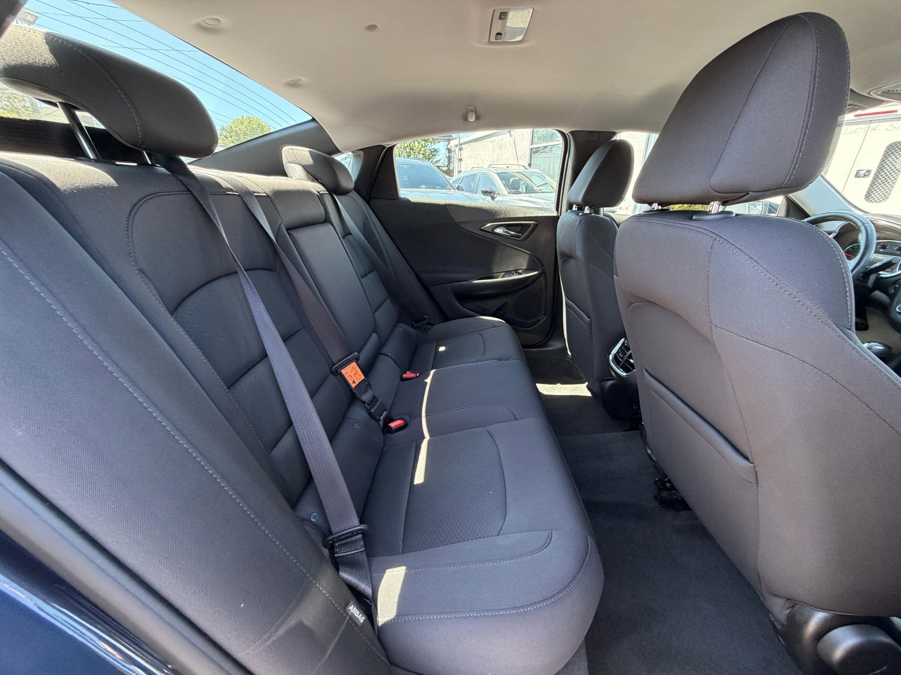 Used 2017 Chevrolet Malibu LT w/ Driver Confidence Package FWD image 28
