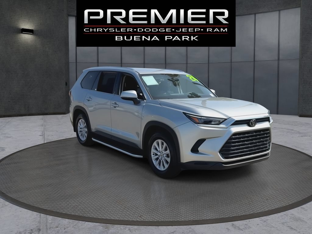 Used 2024 Toyota Grand Highlander AWD Hybrid image 2