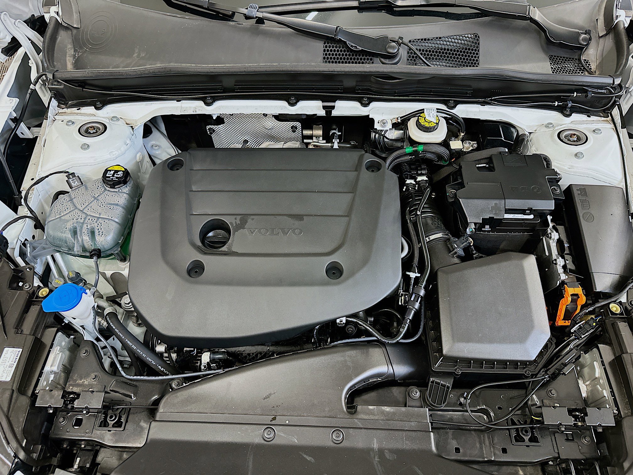 Used 2025 Volvo XC40 B5 Core image 35