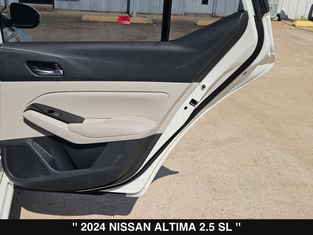 Used 2024 Nissan Altima 2.5 SL FWD image 28
