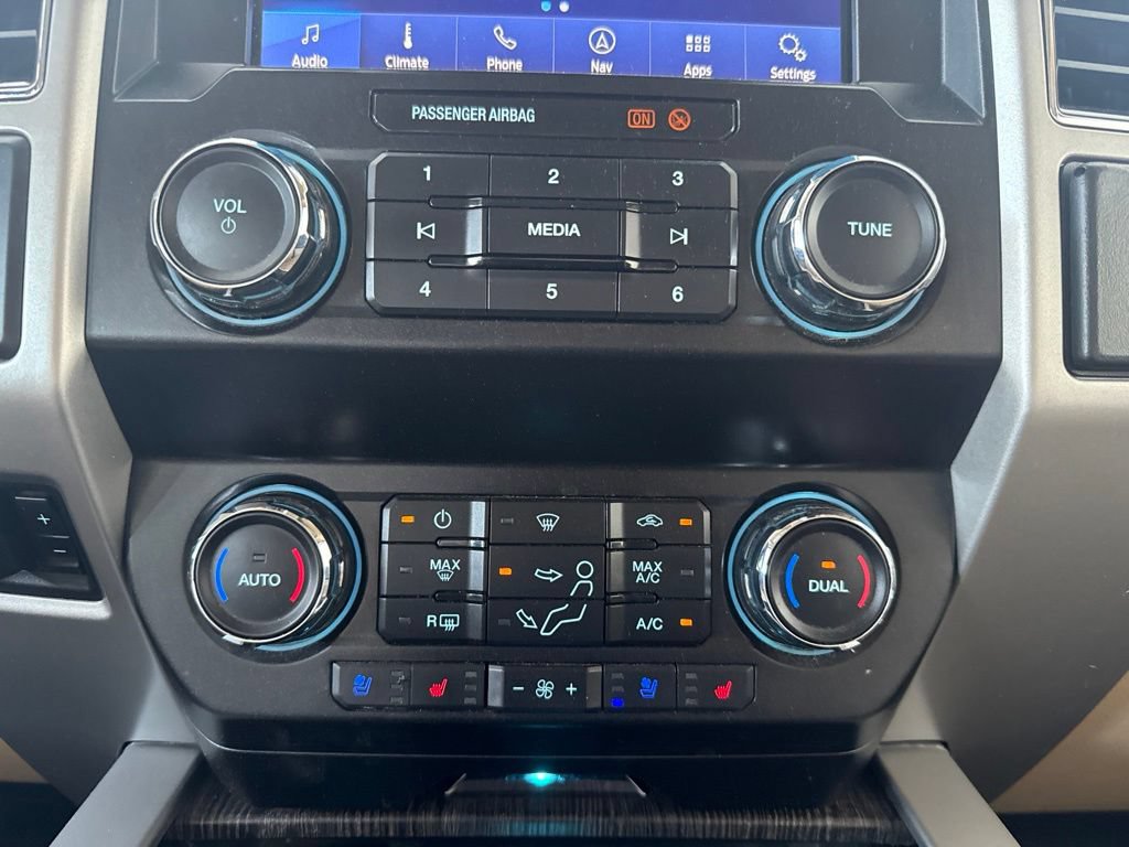Used 2020 Ford F250 Lariat w/ Lariat Ultimate Package AWD/4WD image 24