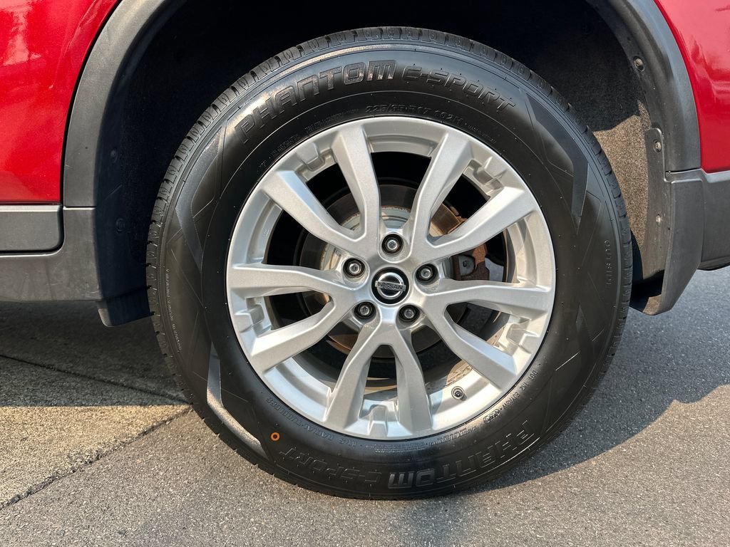 Used 2018 Nissan Rogue SV AWD/4WD image 28