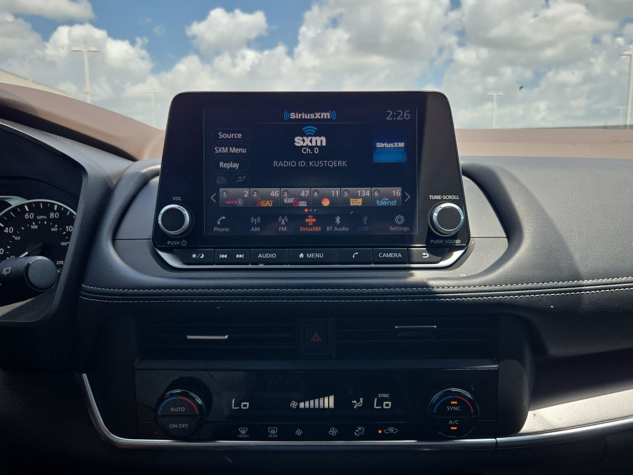 Used 2023 Nissan Rogue SV FWD image 26
