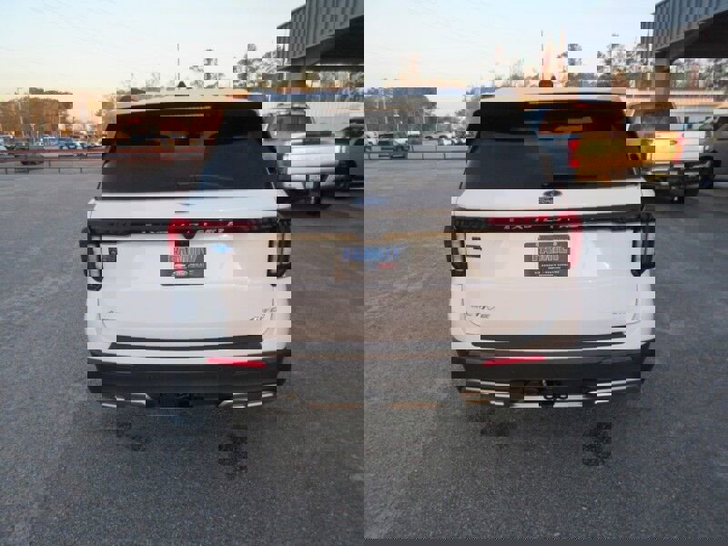 New 2026 Ford Explorer Active w/ Active Comfort Package image 4