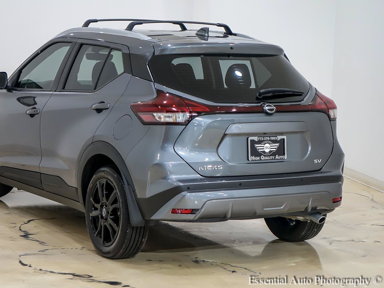 Used 2024 Nissan Kicks SV w/ Interior Electronics Package FWD image 9