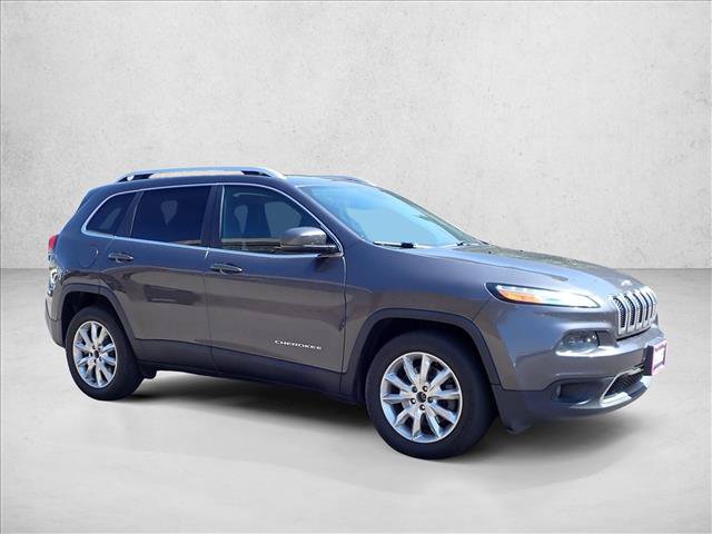 Used 2017 Jeep Cherokee Limited w/ Luxury Group AWD/4WD image 5