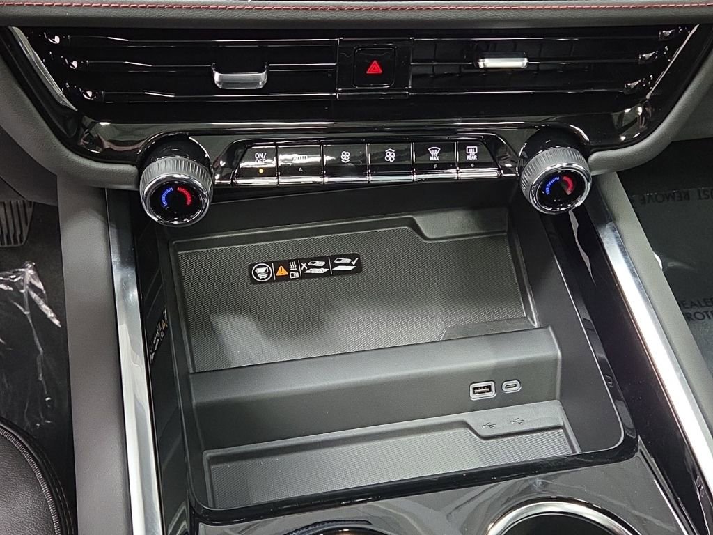 New 2026 Chevrolet Suburban RST image 25