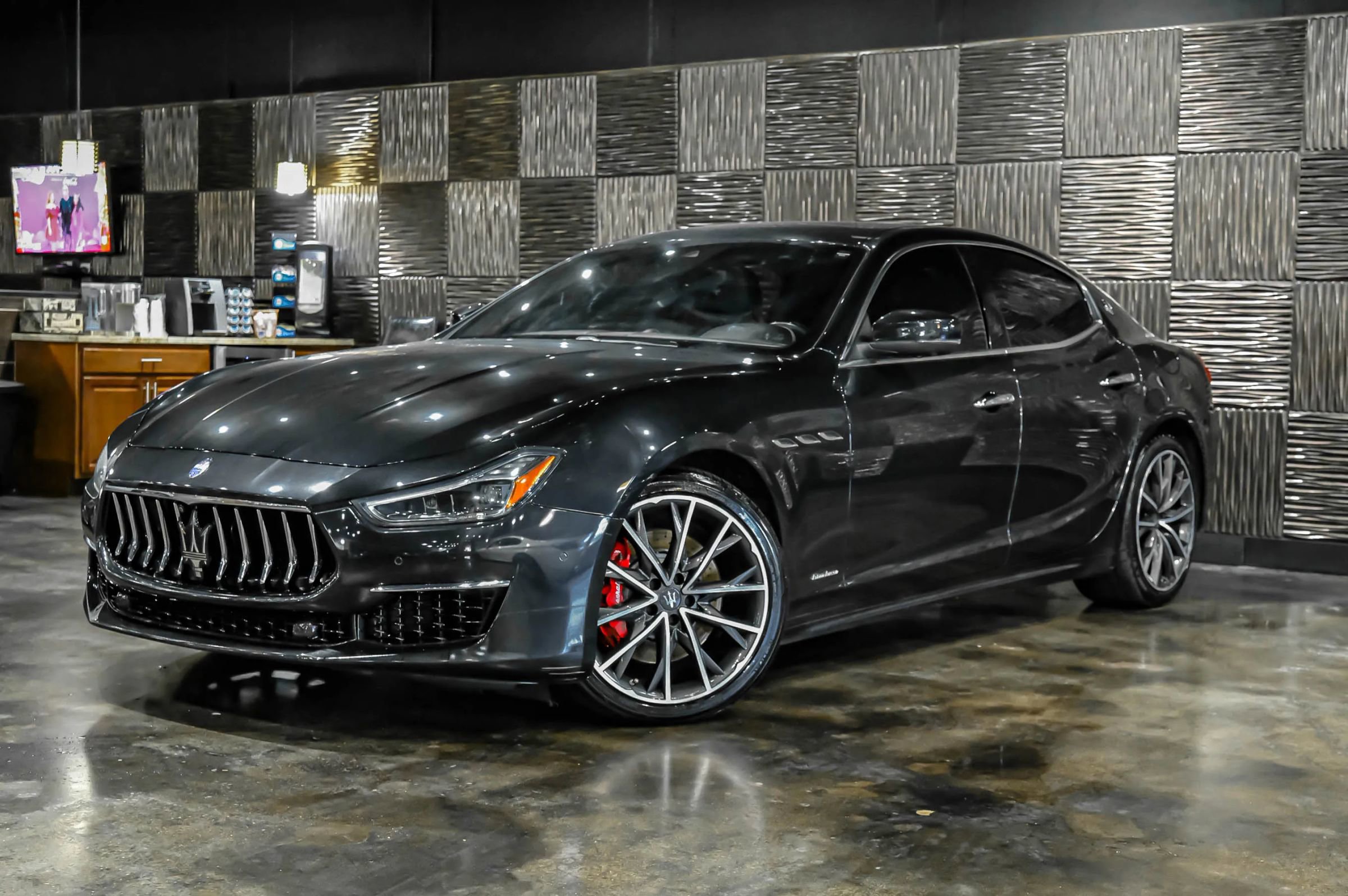 Used 2019 Maserati Ghibli S GranLusso AWD/4WD image 7