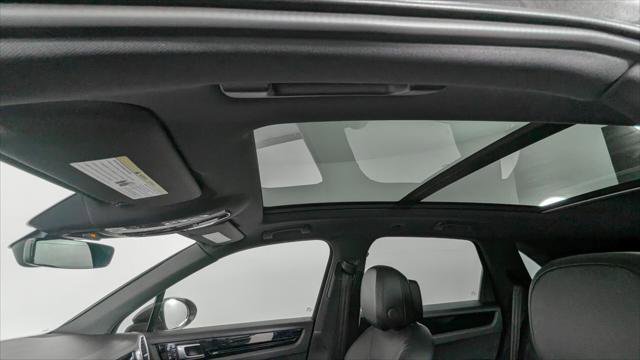 Used 2019 Porsche Cayenne image 12