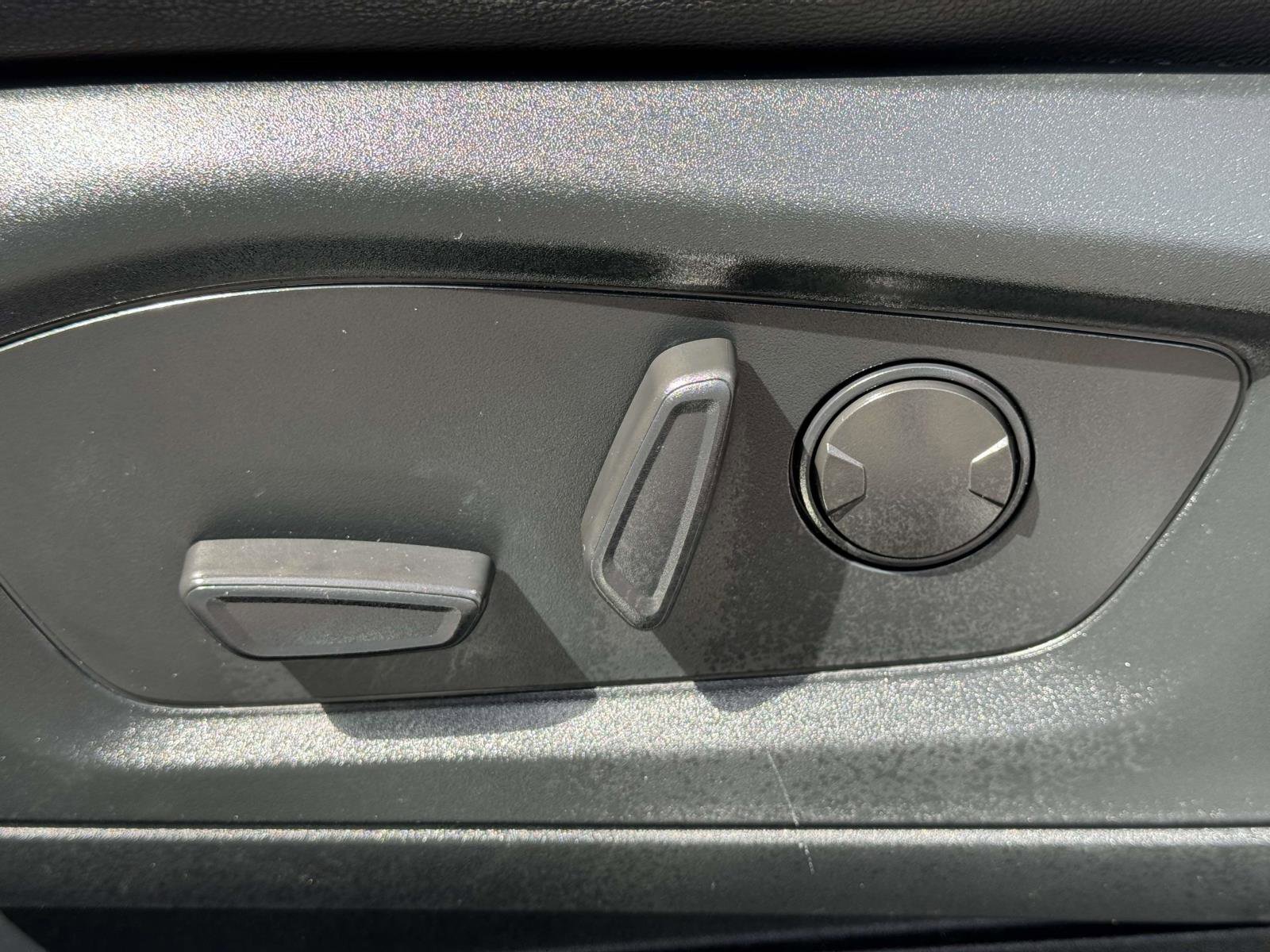 Used 2022 Ford Explorer Limited w/ Hybrid Equipment Group 310A image 17