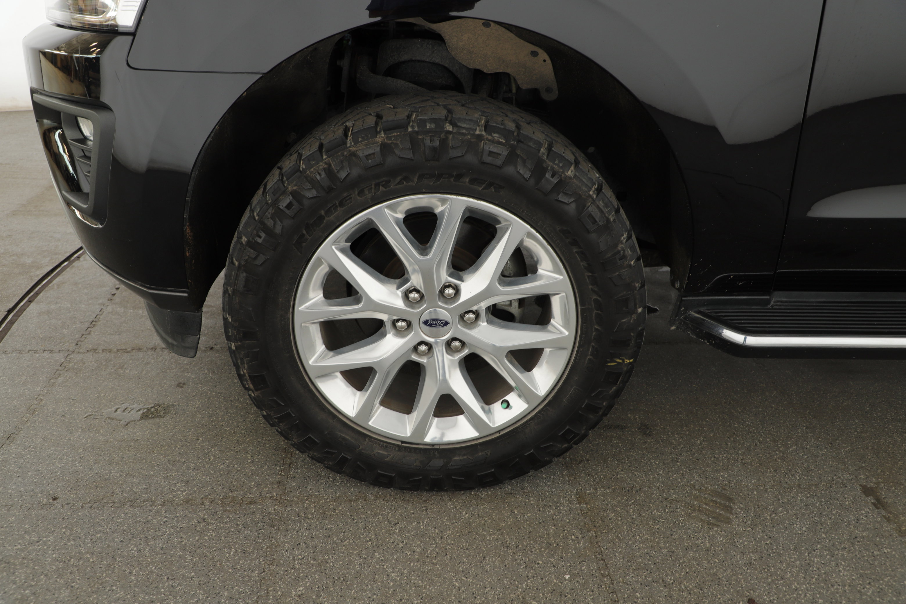 Used 2021 Ford Expedition XLT RWD image 5