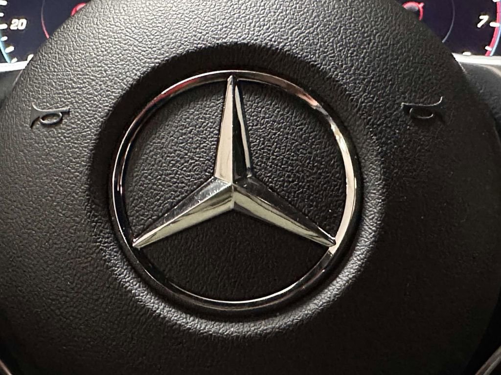 Used 2022 Mercedes-Benz GLC 300 4MATIC image 21