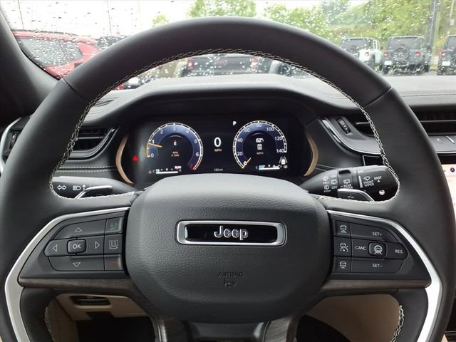 New 2026 Jeep Grand Cherokee L Limited w/ Luxury Tech Group II AWD/4WD image 17