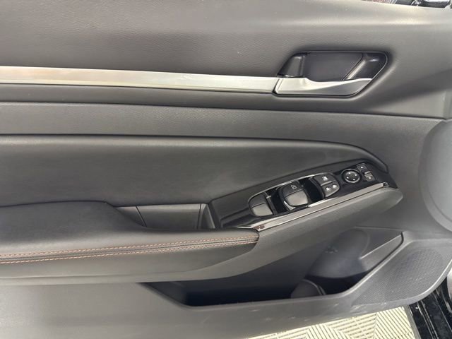Used 2024 Nissan Altima 2.5 SR image 18