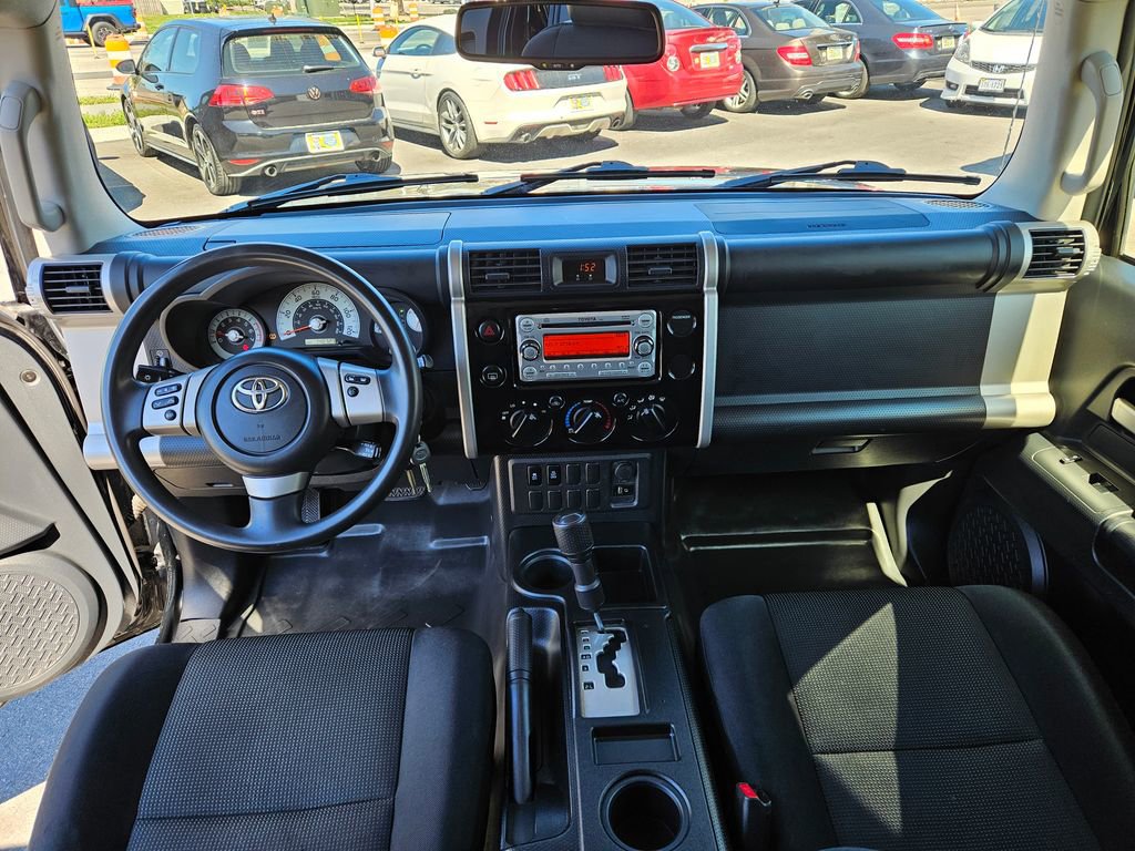 Used 2013 Toyota FJ Cruiser 2WD w/ Convenience Pkg image 18