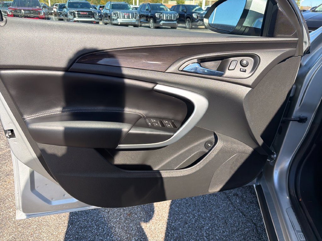 Certified 2016 Buick Regal FWD image 12