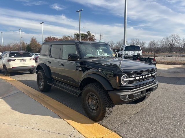 Used 2025 Ford Bronco Outer Banks w/ Sasquatch Package image 7